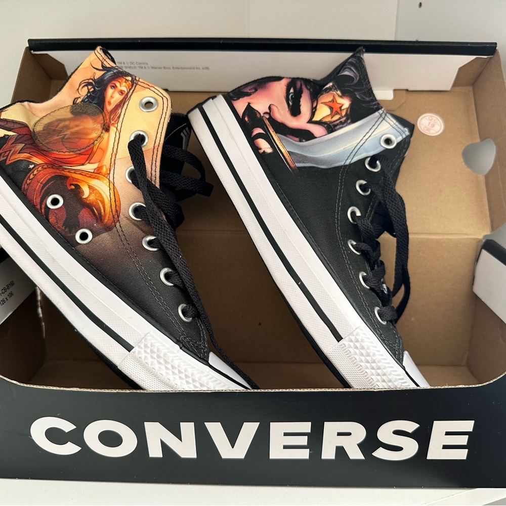 Converse All Star WNS Wonder Woman Vol 1 High-Top Sneakers - Black and White - Picture 4 of 7